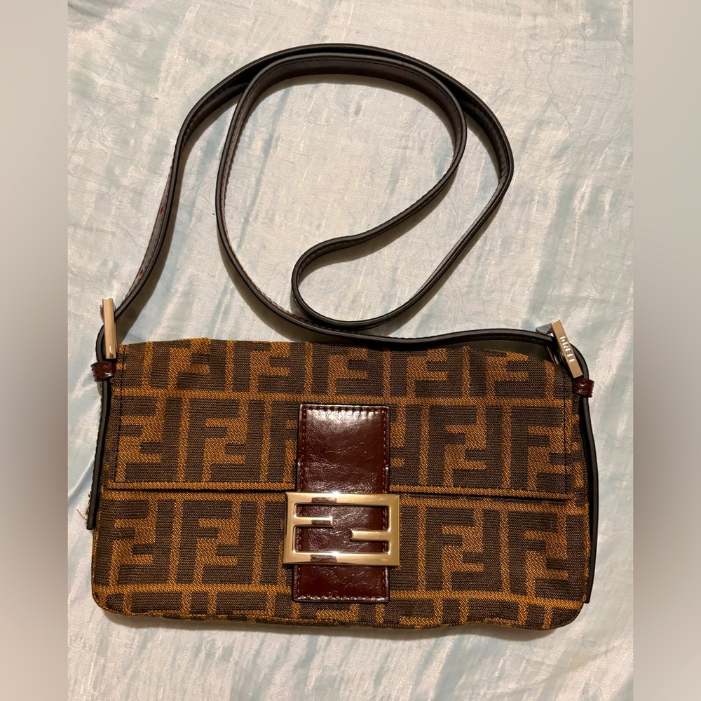 Fendi Zucca Baguette Bag, vintage, Brown bag, no blemishes Great condition